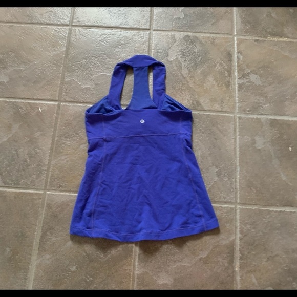 Lulu lemon top with bra - Picture 5 of 5